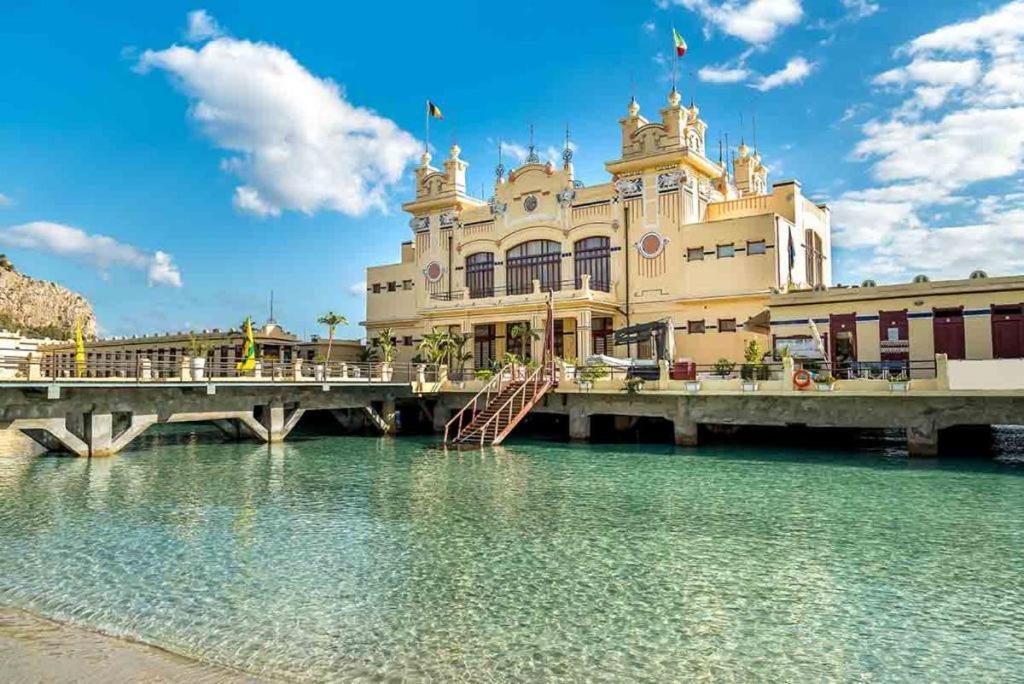 Casa Viola Elegante E Sul Mare Di Mondello Apartment Palermo Exterior foto